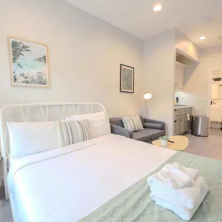 Quaint Studio Apt Close To Fenway